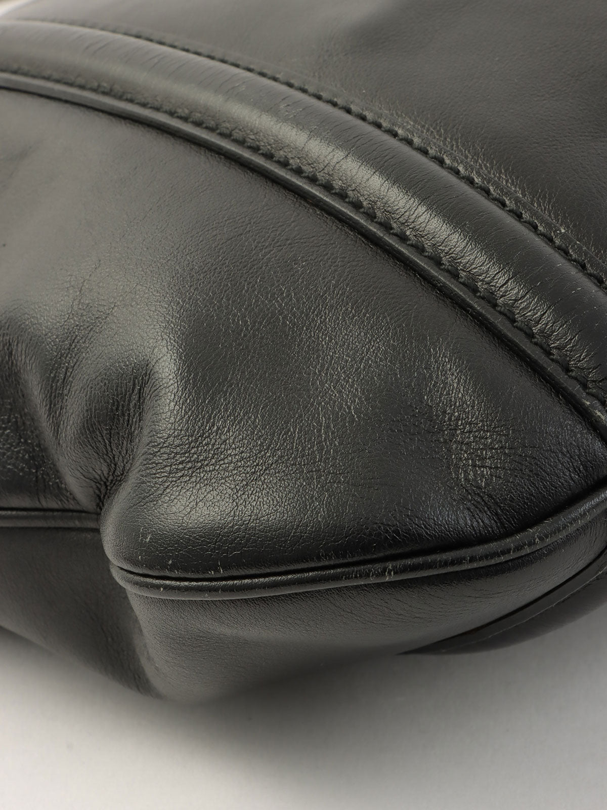 インターロッキングショルダーバッグ ブラック