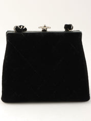 1997 Circa Black Clasp Chain Shoulder Bag