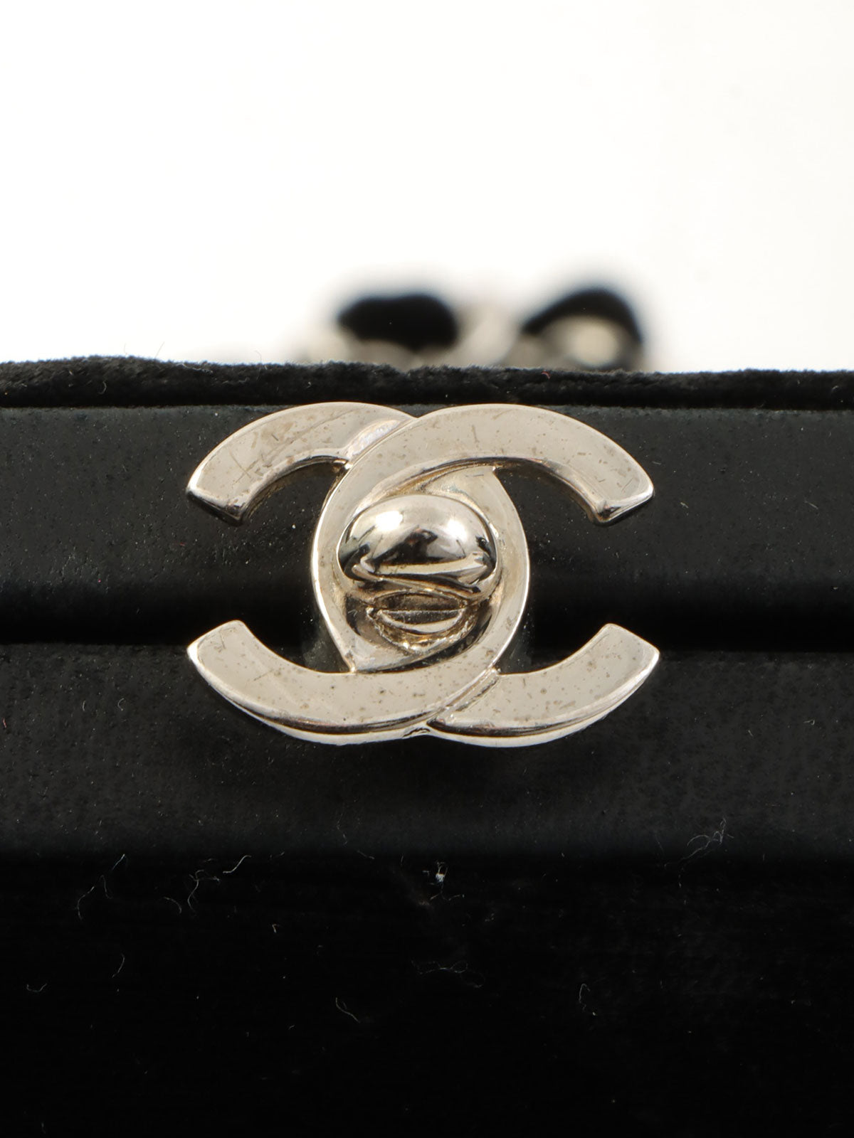 1997 Circa Black Clasp Chain Shoulder Bag