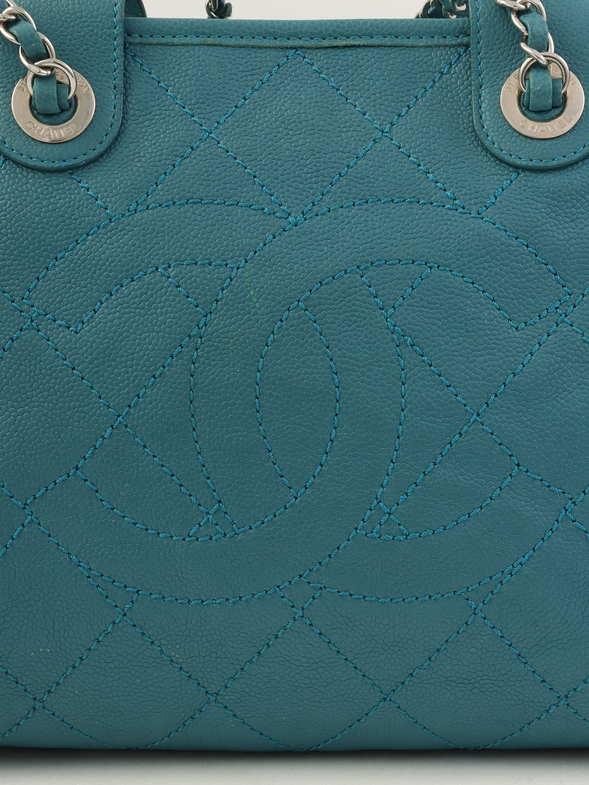 2016年頃製 キャビアスキンCCマークステッチ2wayハンドバッグ ブルー