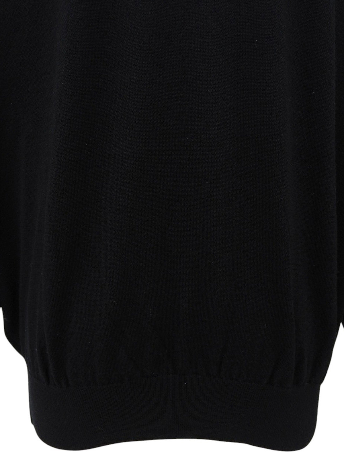 ロゴ刺繍タートルネックセーター ブラック