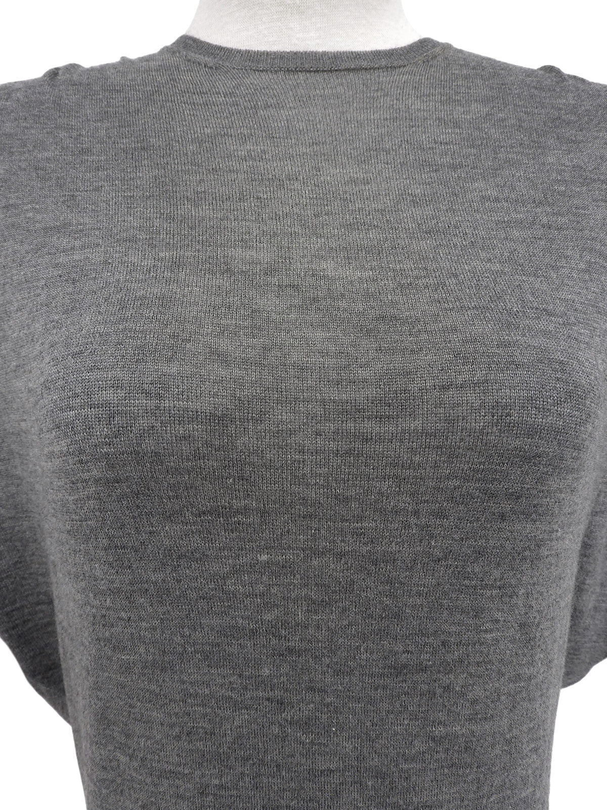 灰色蝙蝠袖针织上衣