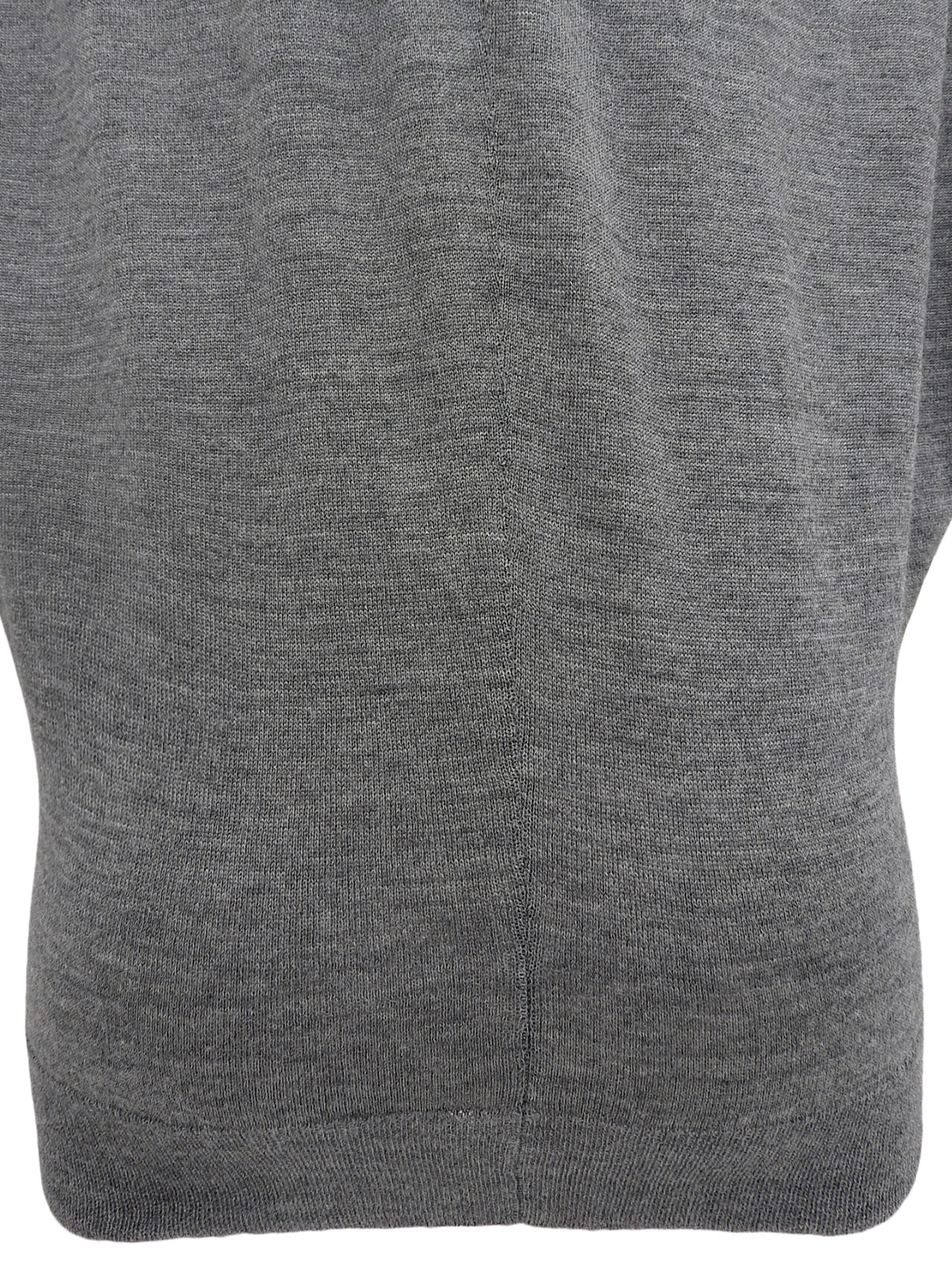 灰色蝙蝠袖针织上衣