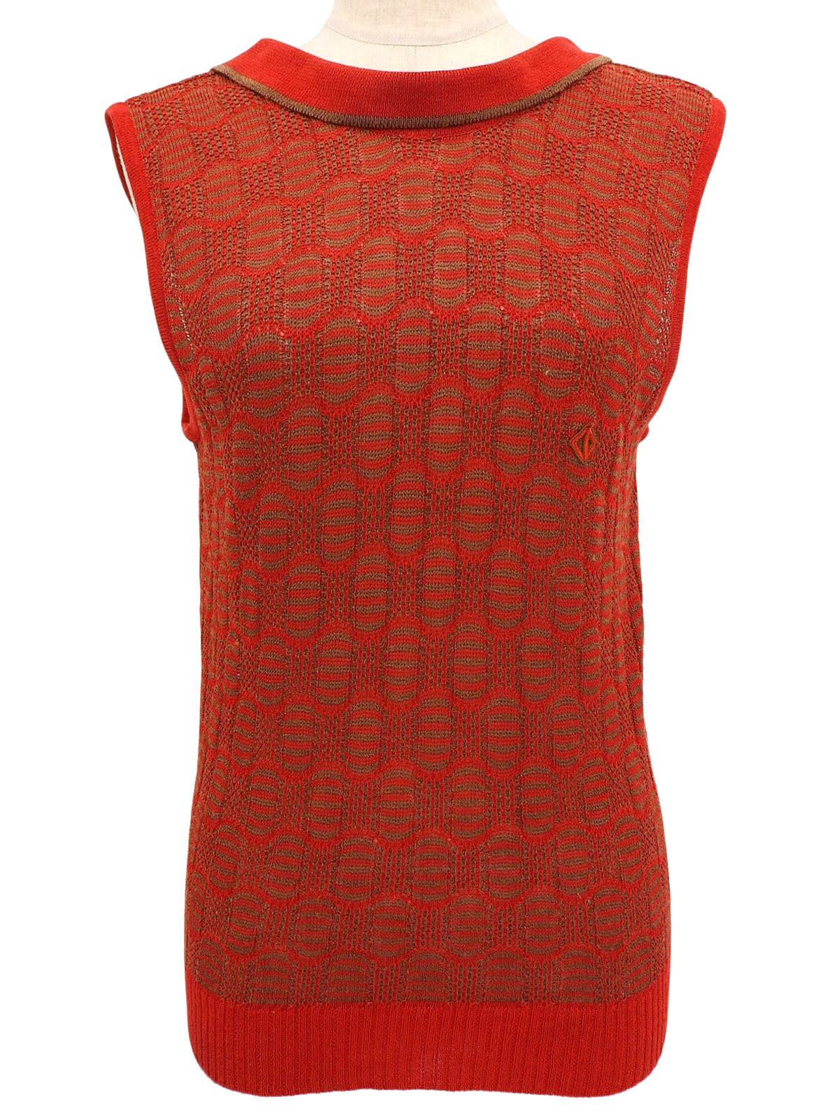 ロゴ刺繍ノースリーブニットトップス　レッド/ブラウン