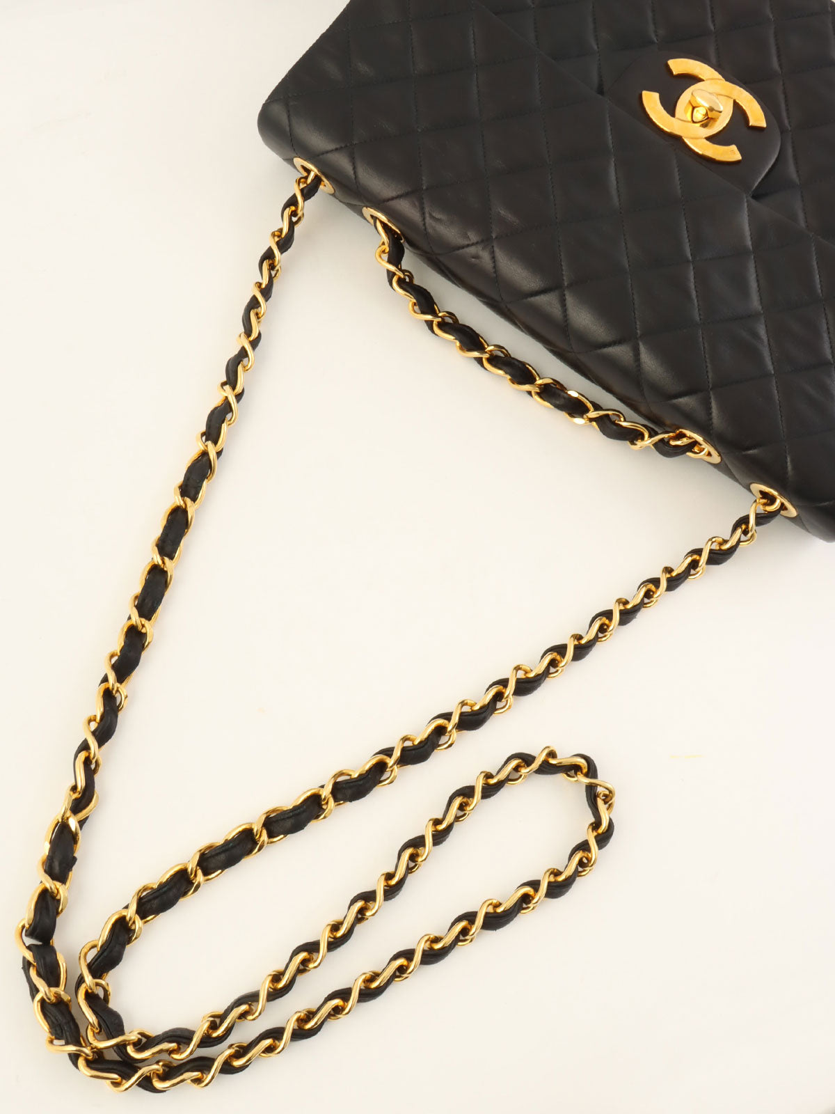 CCターンロックマトラッセチェーンショルダーバッグ ブラック