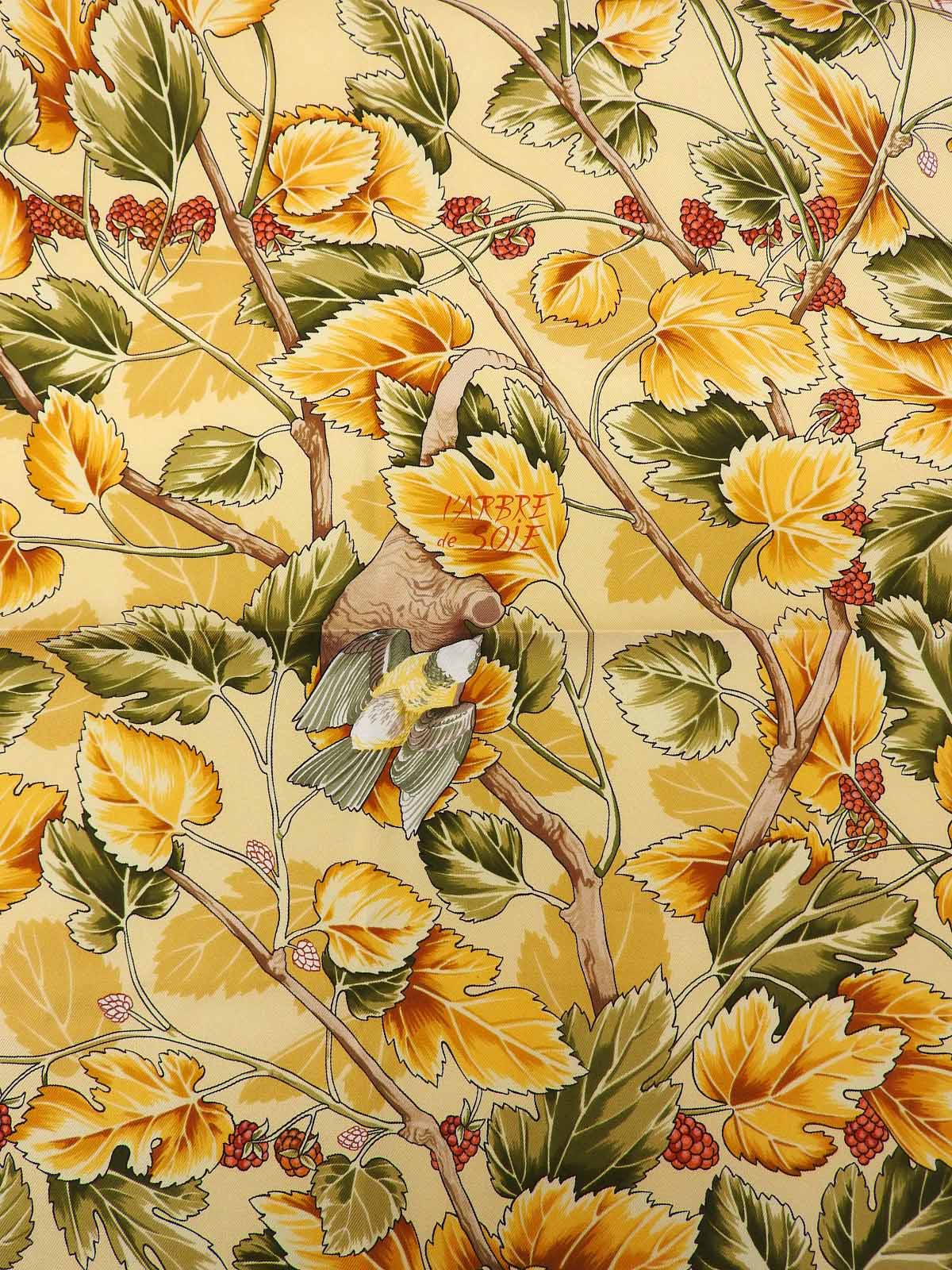 Carré 90 Larbre de Soie Pattern Scarf Cream Yellow/Multi