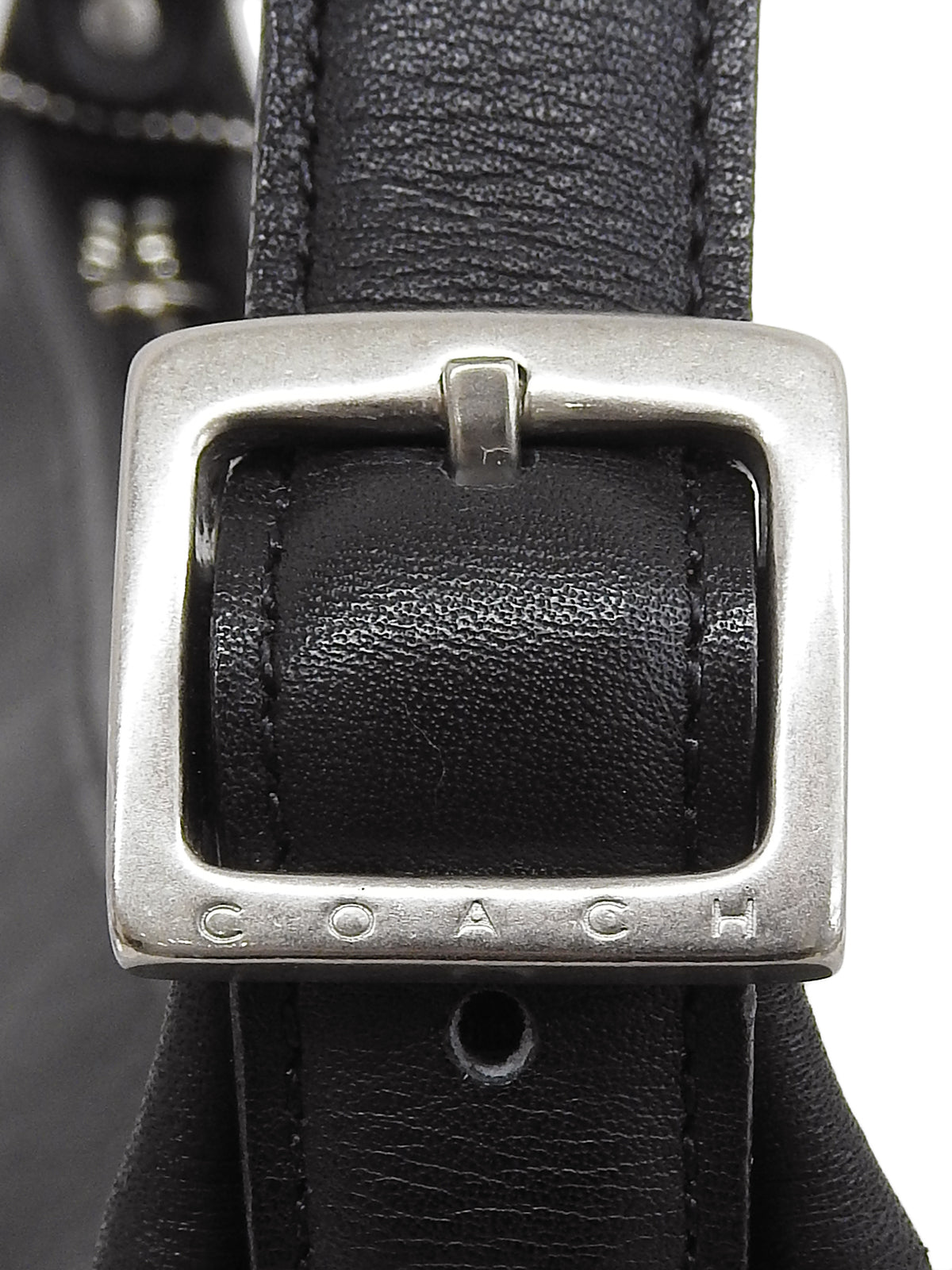 ロゴバックルショルダーバッグ ブラック