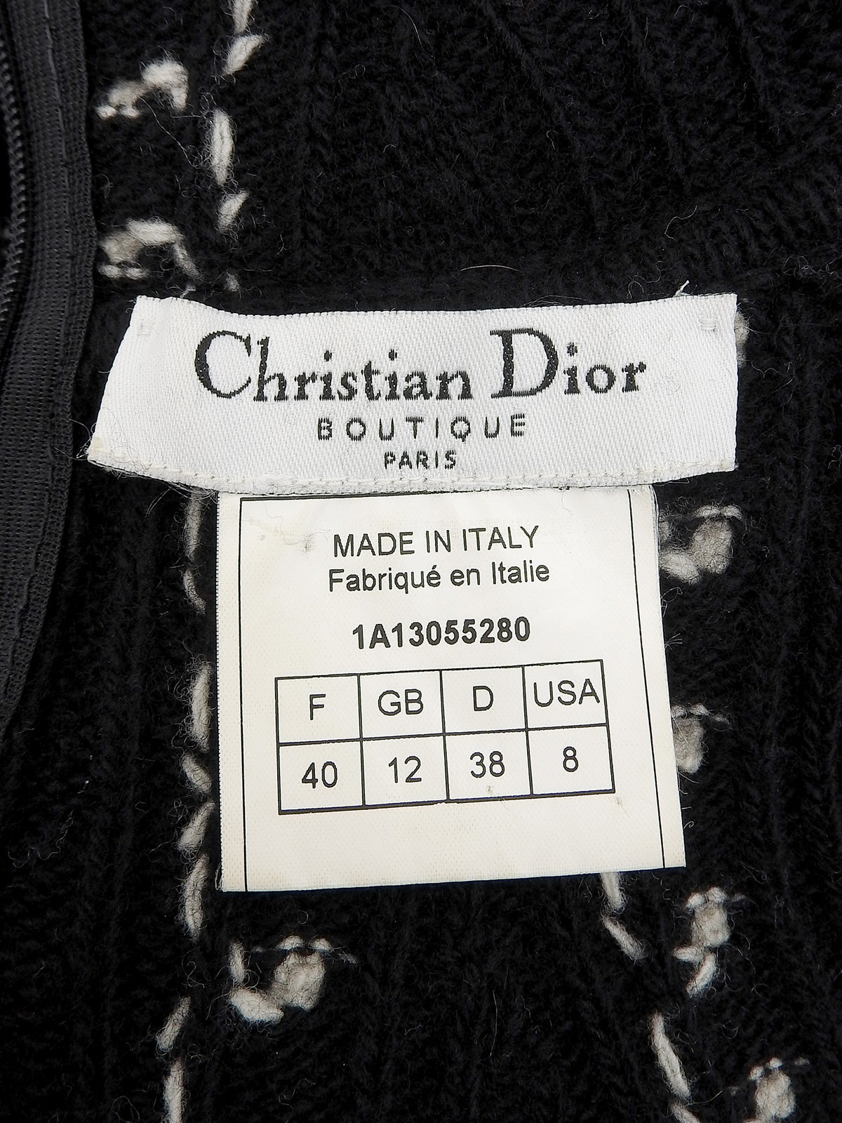 Dot Pattern Sleeveless Knit Top in Black/White