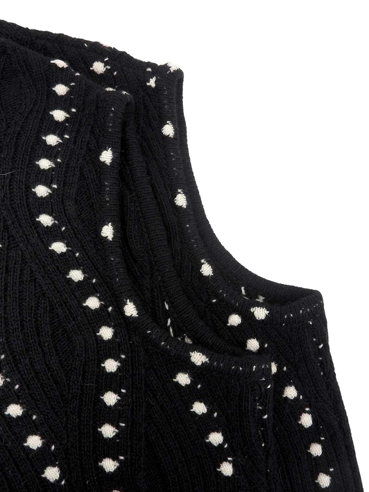 Dot Pattern Sleeveless Knit Top in Black/White