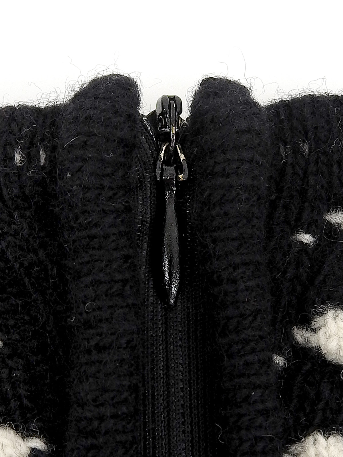 Dot Pattern Sleeveless Knit Top in Black/White