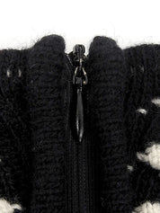 Dot Pattern Sleeveless Knit Top in Black/White