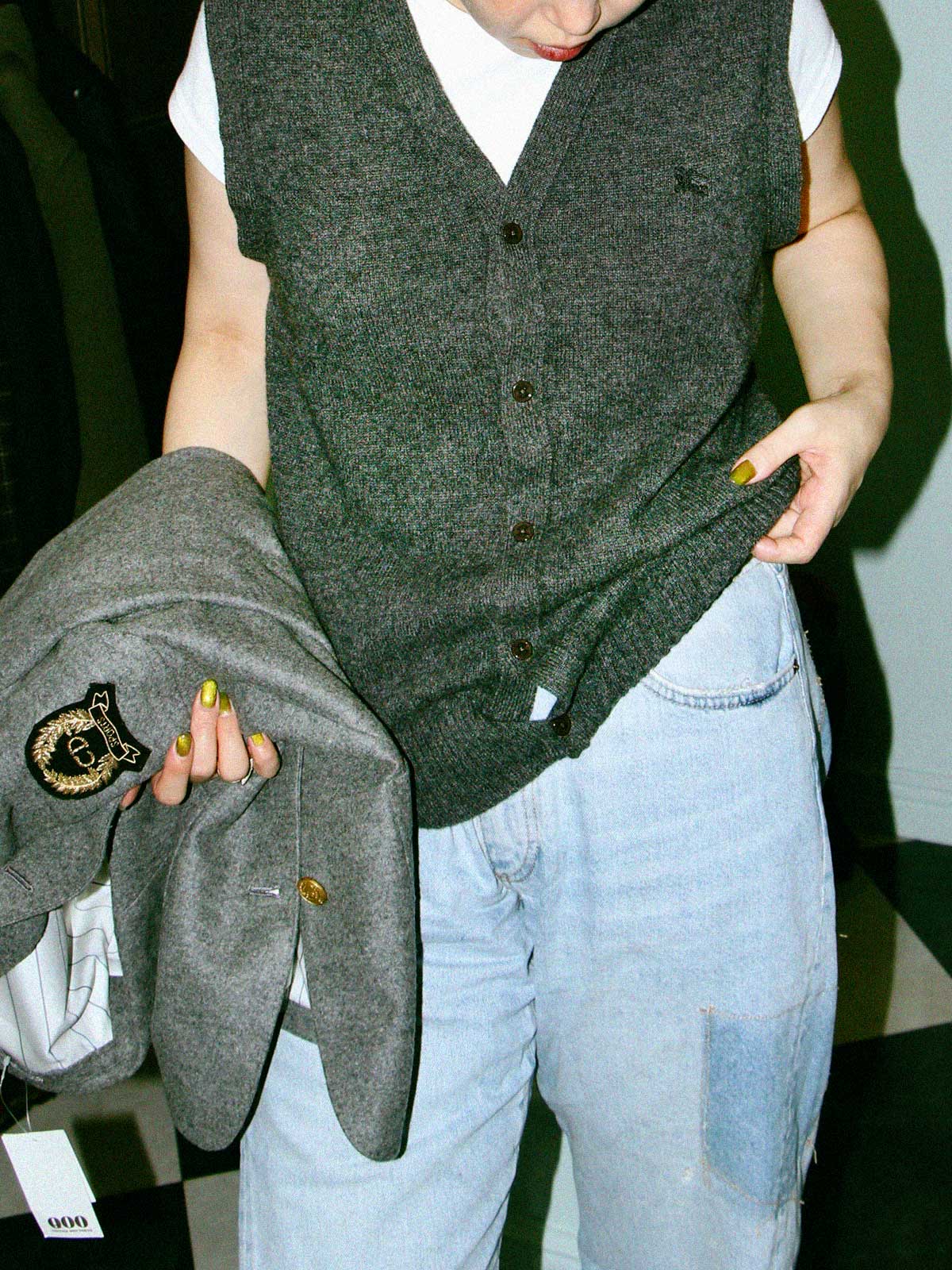 Wool logo embroidered knit vest in grey