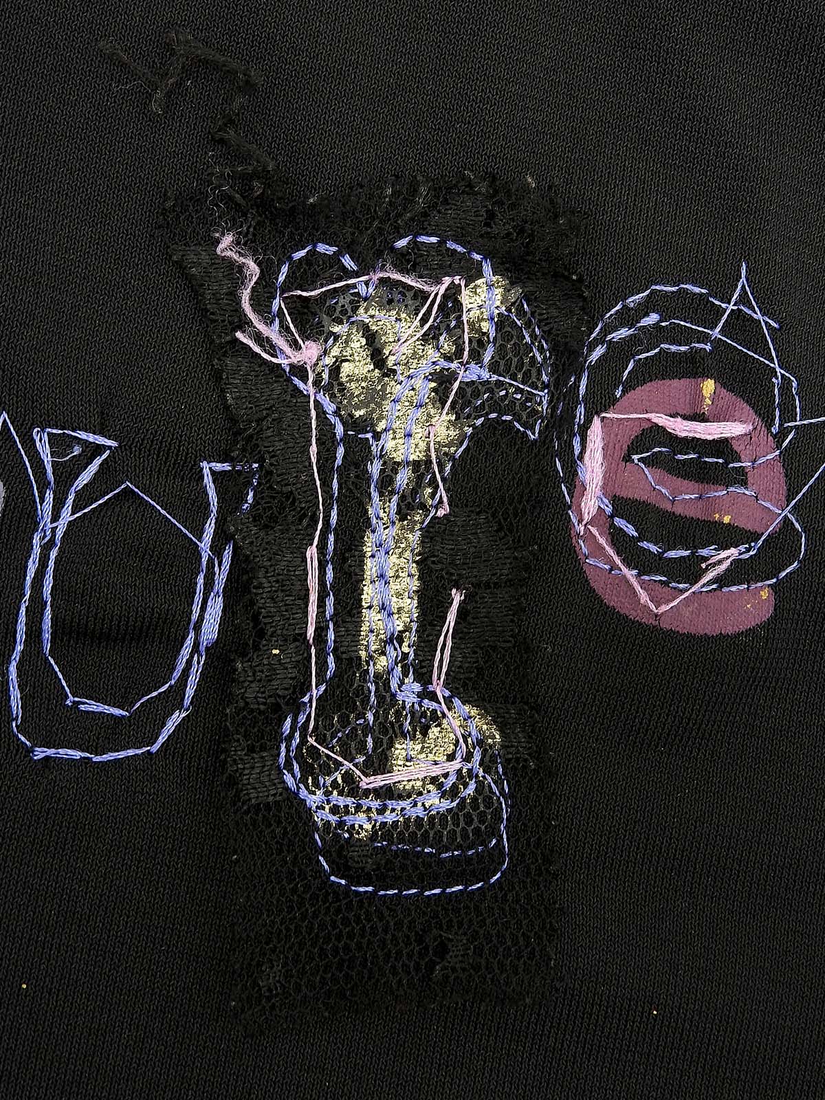 デザイン刺繍ノースリーブトップス　ブラック/マルチ