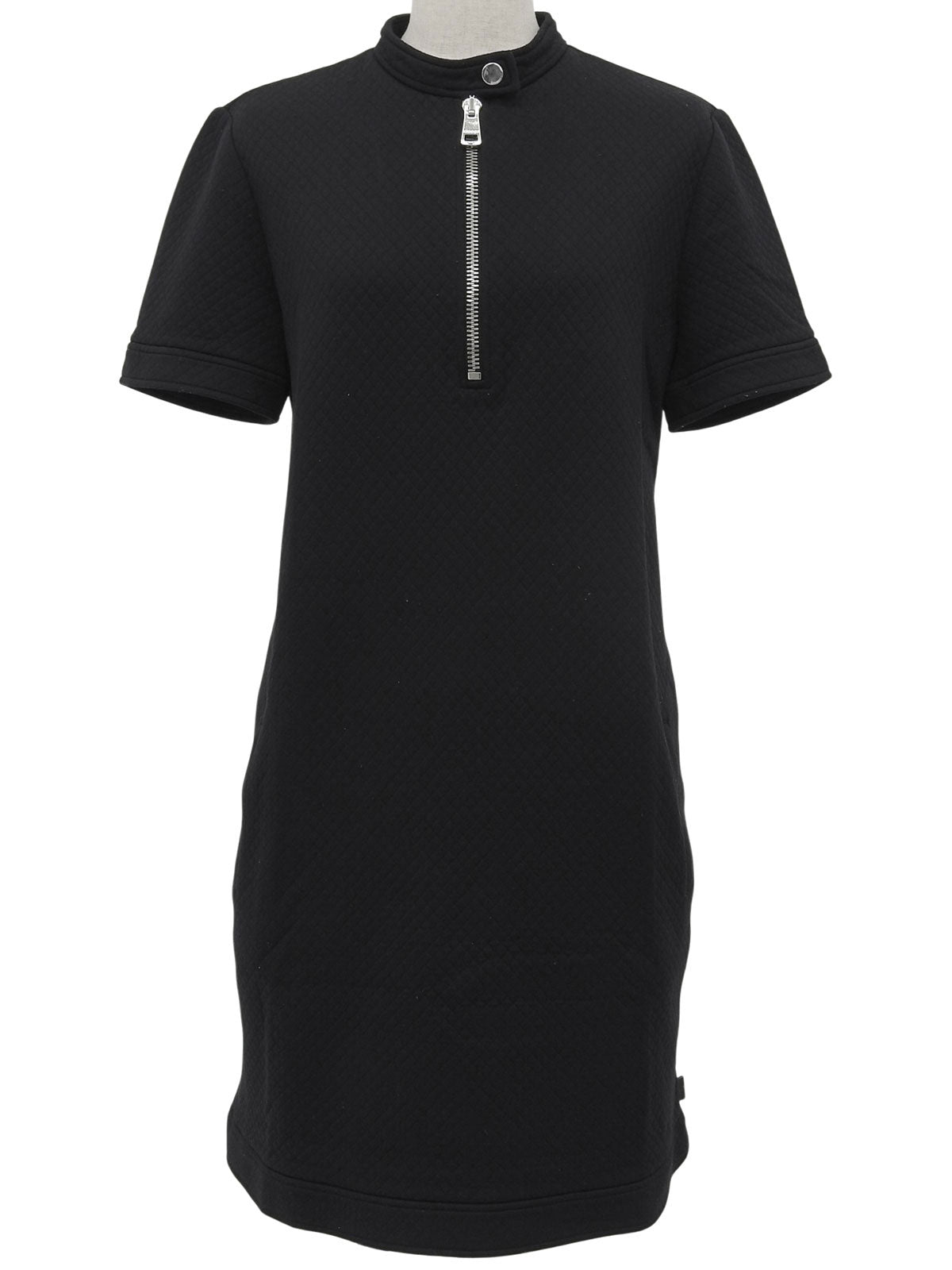 ロゴハーフジップアップワンピース ブラック