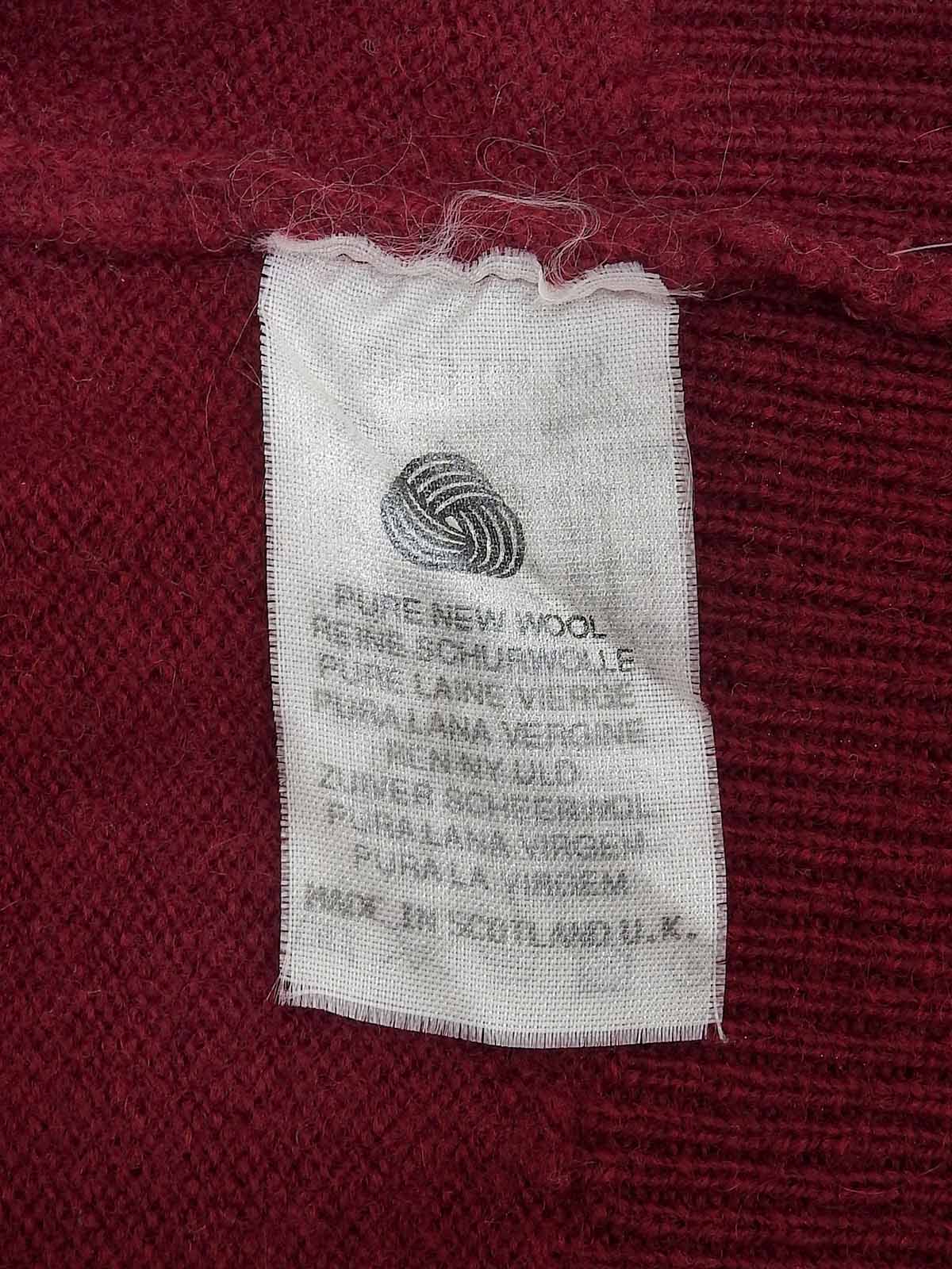 ロゴ刺繍Vネックセーター ボルドー