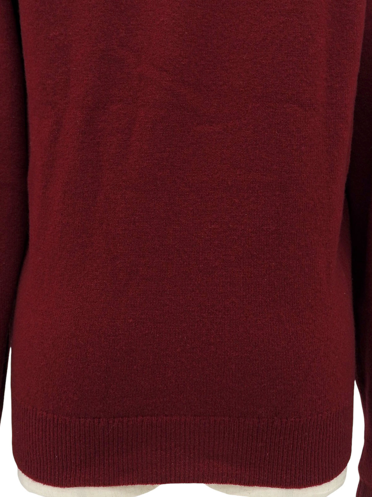 ロゴ刺繍Vネックセーター ボルドー