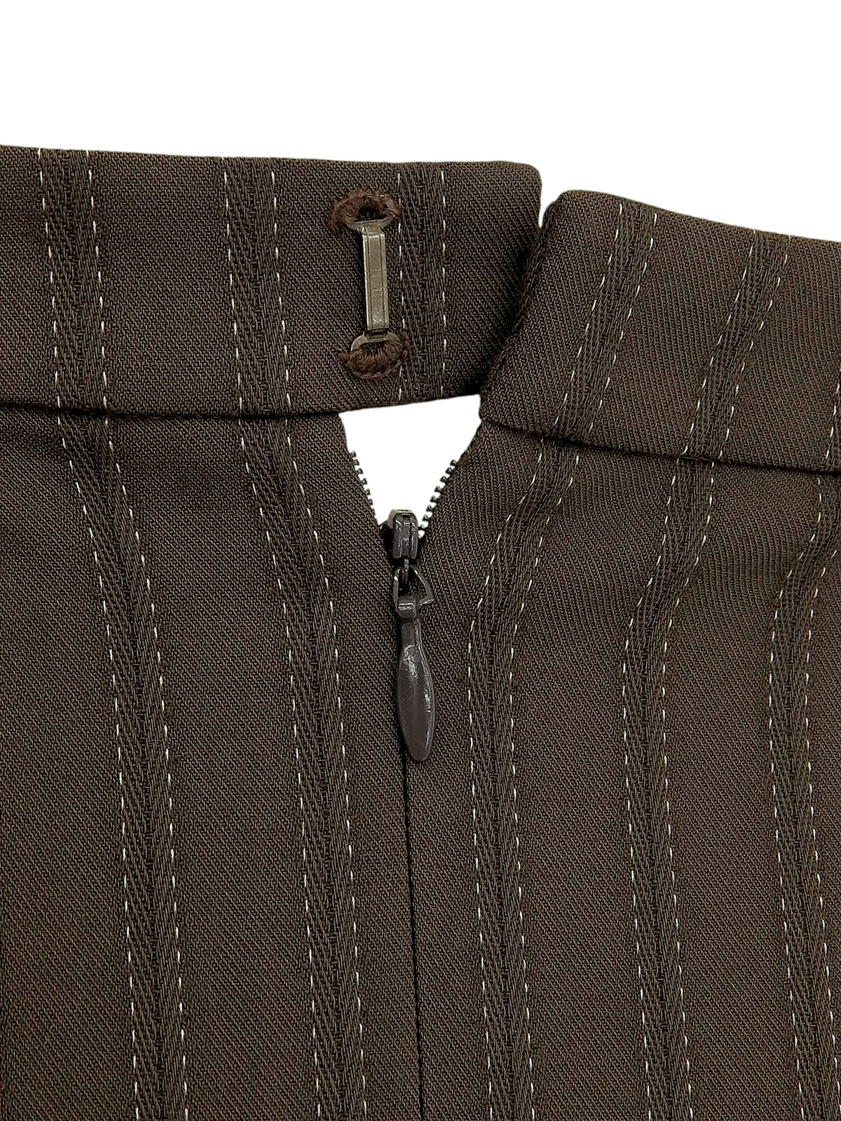 ストライプパターンロゴボタンセットアップ ダークブラウン