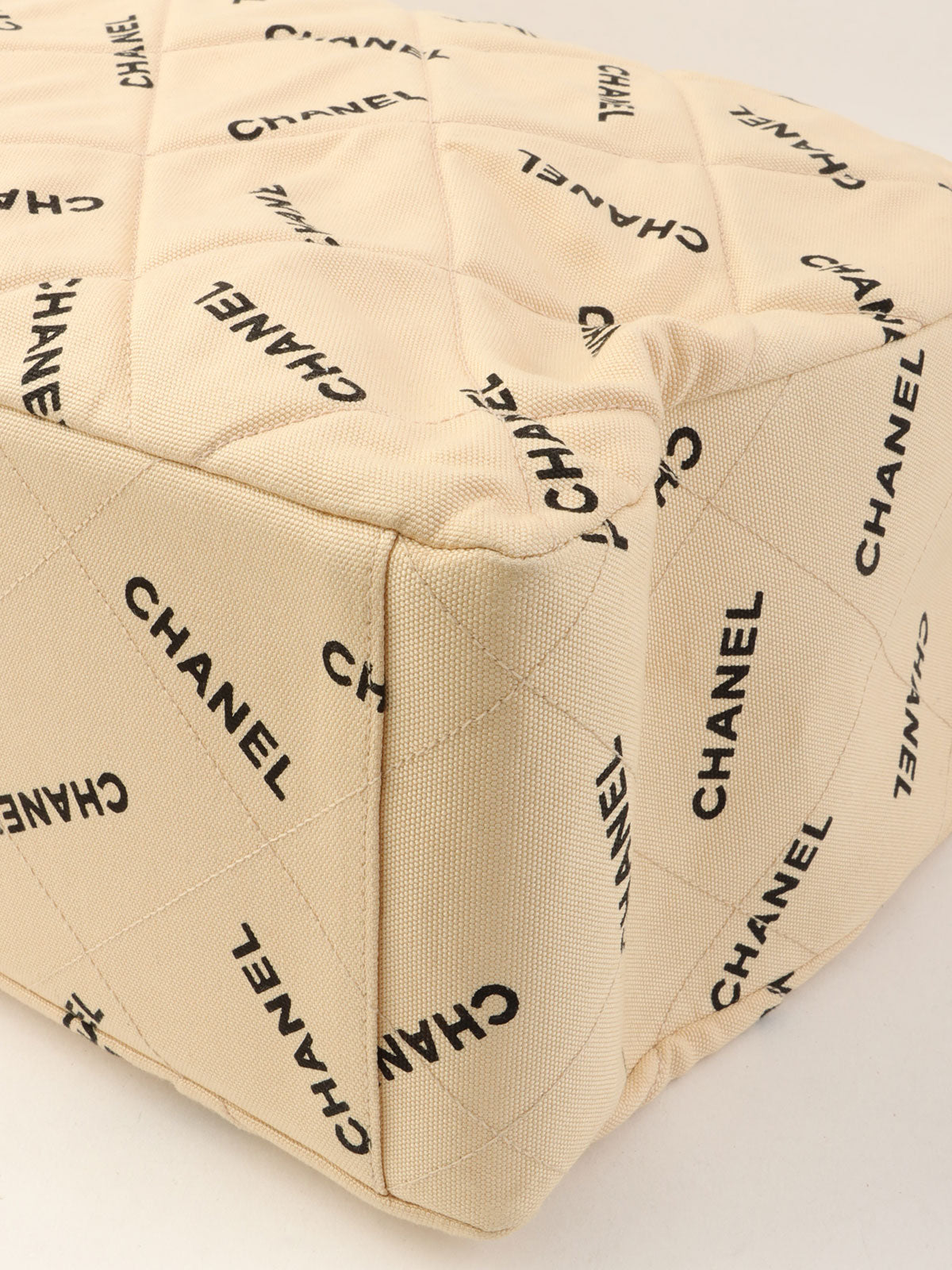 1995 Canvas Logo Print Chain Tote Bag, Beige