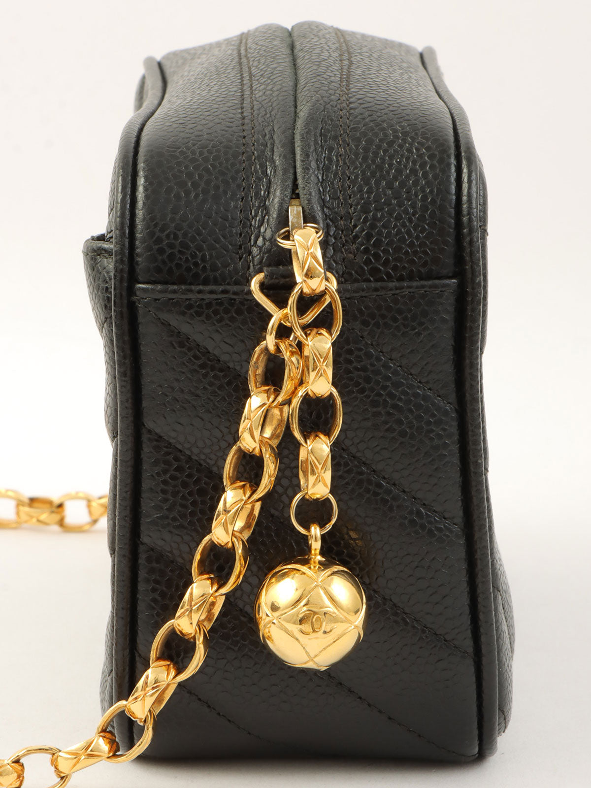 1992年頃製 キャビアスキンバイアスステッチビジューチェーンバッグ ブラック