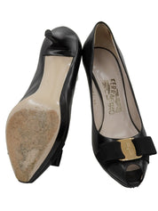 ヴァラリボンパンプス ブラック