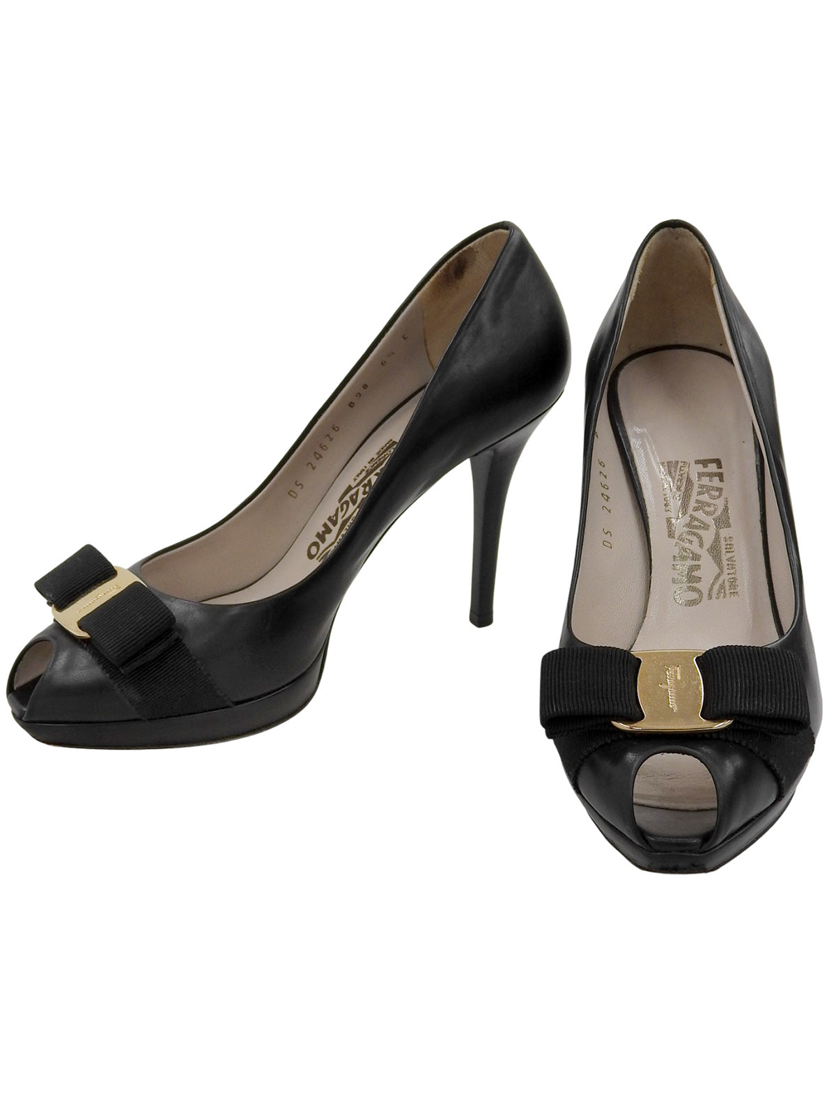 ヴァラリボンパンプス ブラック