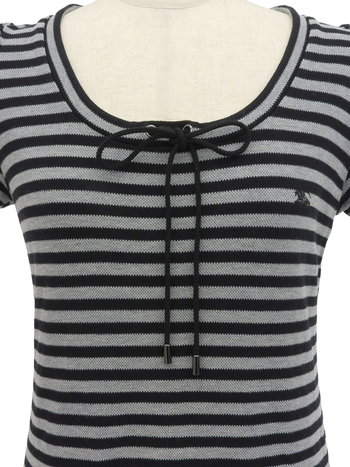 ボーダーパターンロゴ刺繍半袖ワンピース ブラック/ネイビー