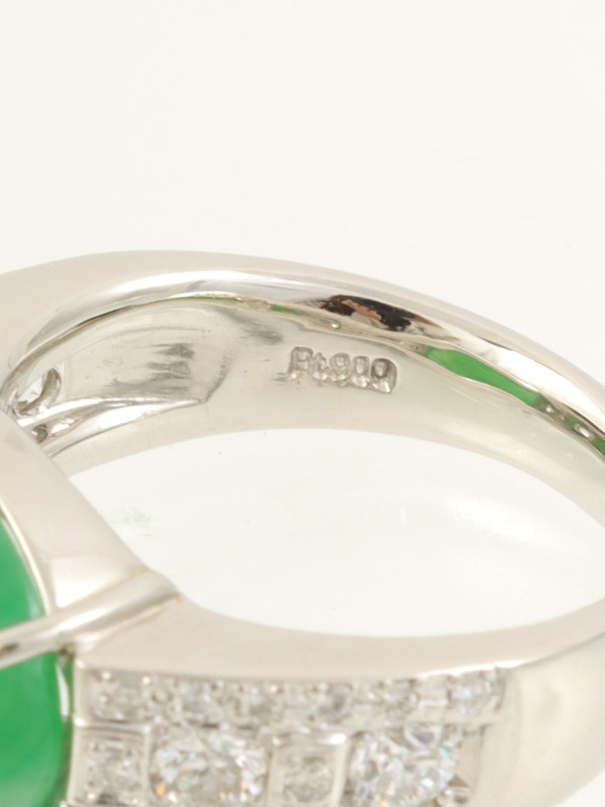 pt900 jadeite diamond oval ring green/silver