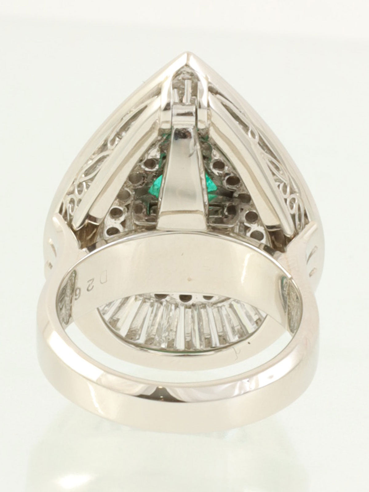 Platinum emerald and diamond 2-way ring in silver/green
