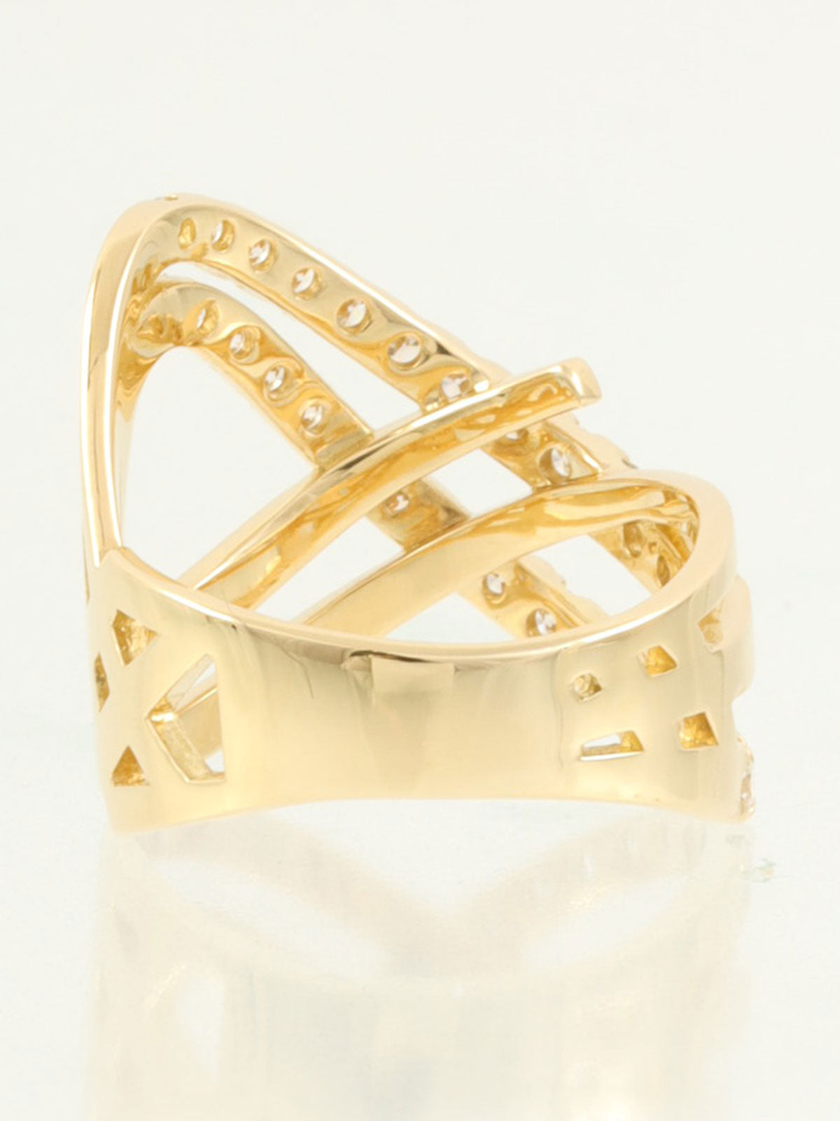 18K Gold Diamond Design Ring