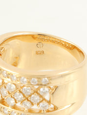 18K Gold Diamond Design Ring