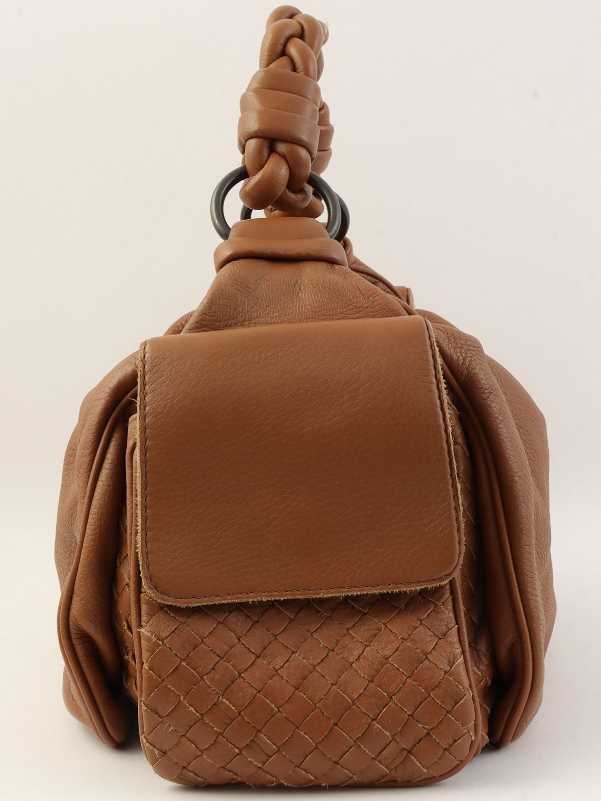 棕色编织手提包