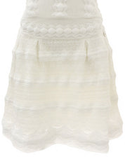 白色/黑色荷叶边无袖连衣裙