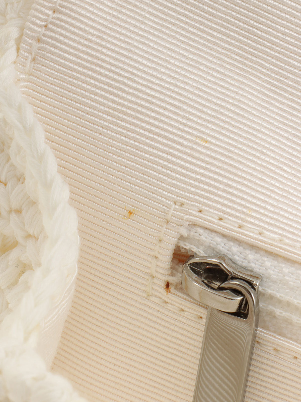 2004年针织蕾丝CC标志牌链条单肩包 白色