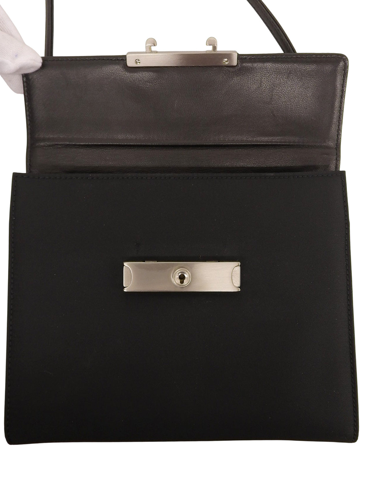 ロゴプレートショルダーウォレットバッグ ブラック