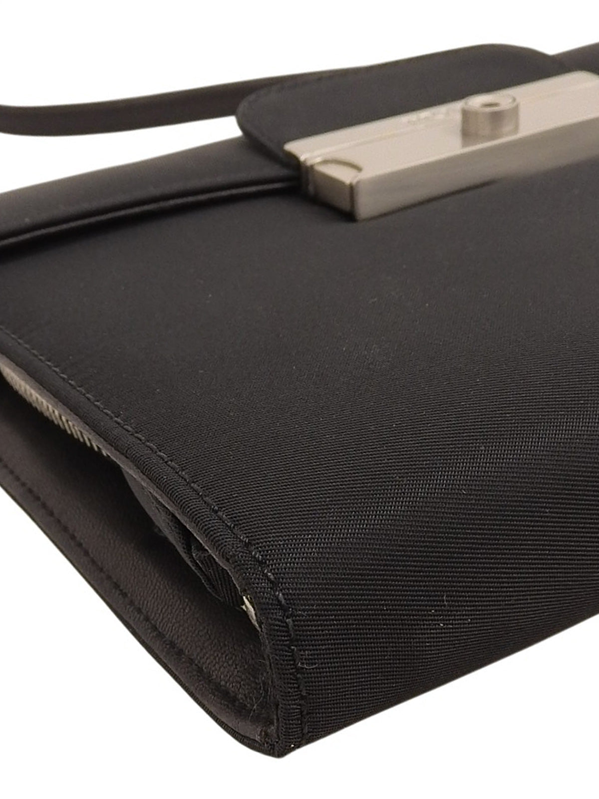 ロゴプレートショルダーウォレットバッグ ブラック