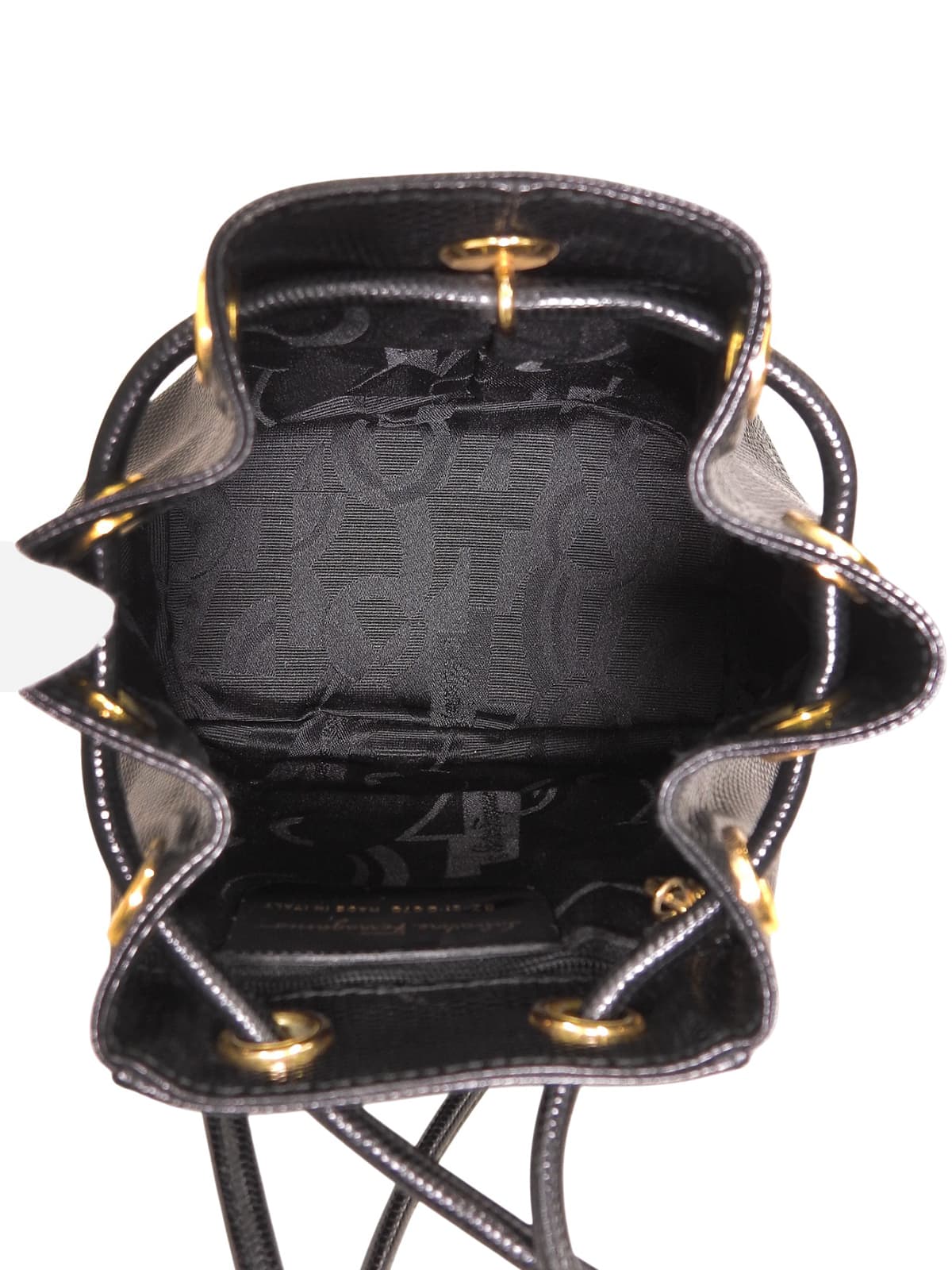 リザードエンボスヴァラプレート巾着ショルダーバッグ ブラック