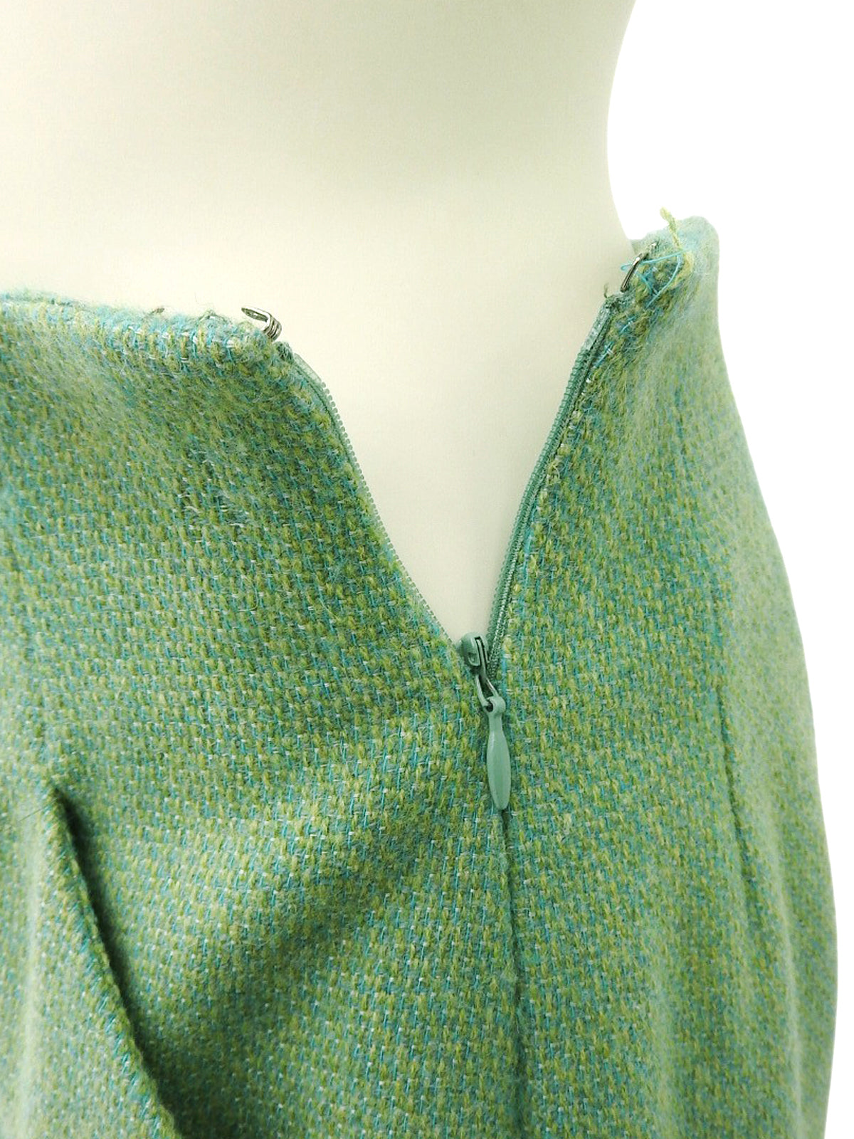 Green wool hem slit pants