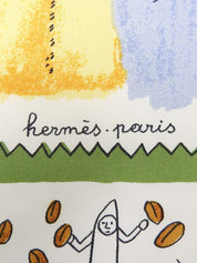 カレ90 RETOUR ALA TERREパターンスカーフ カーキ