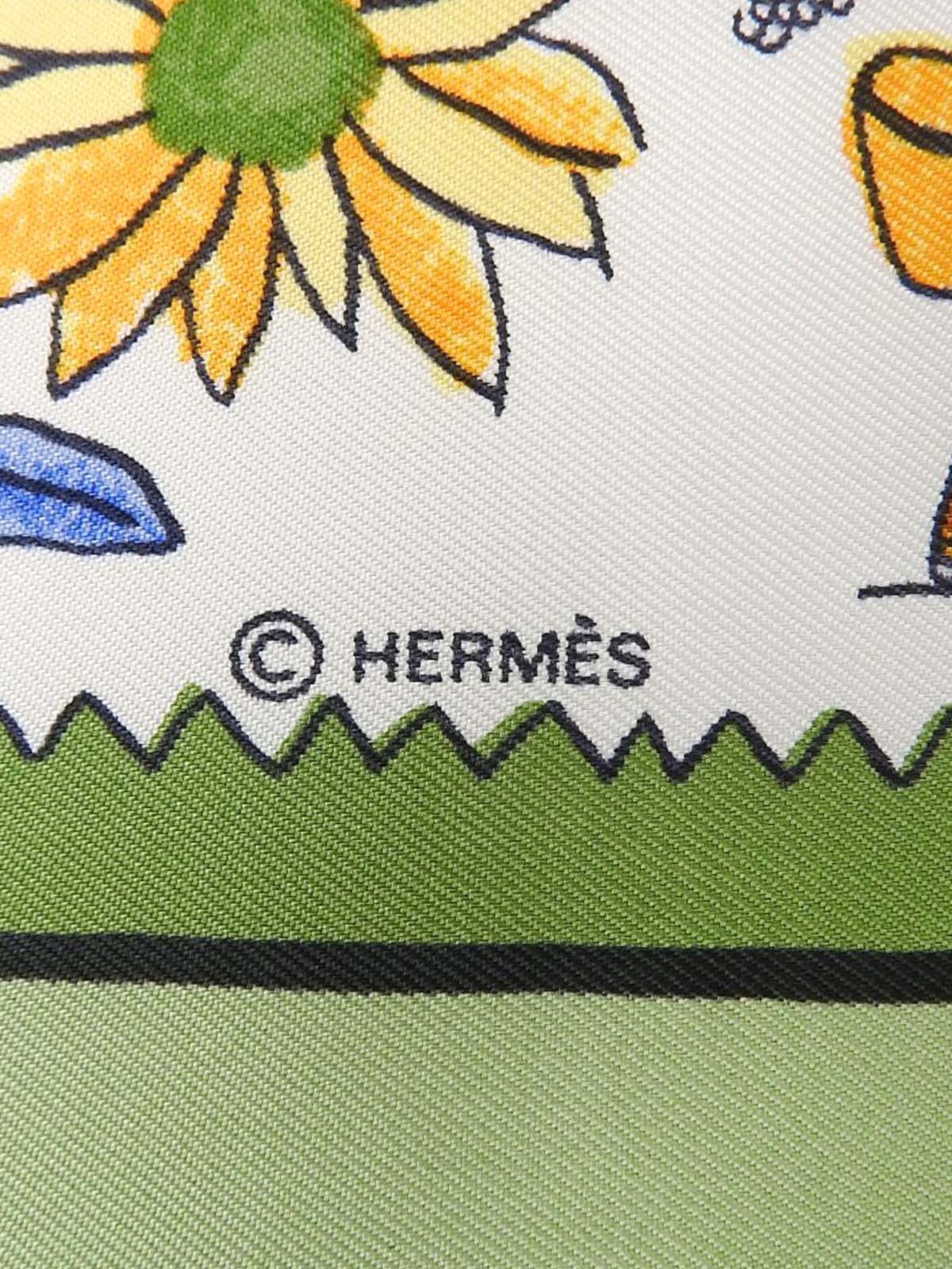 カレ90 RETOUR ALA TERREパターンスカーフ カーキ