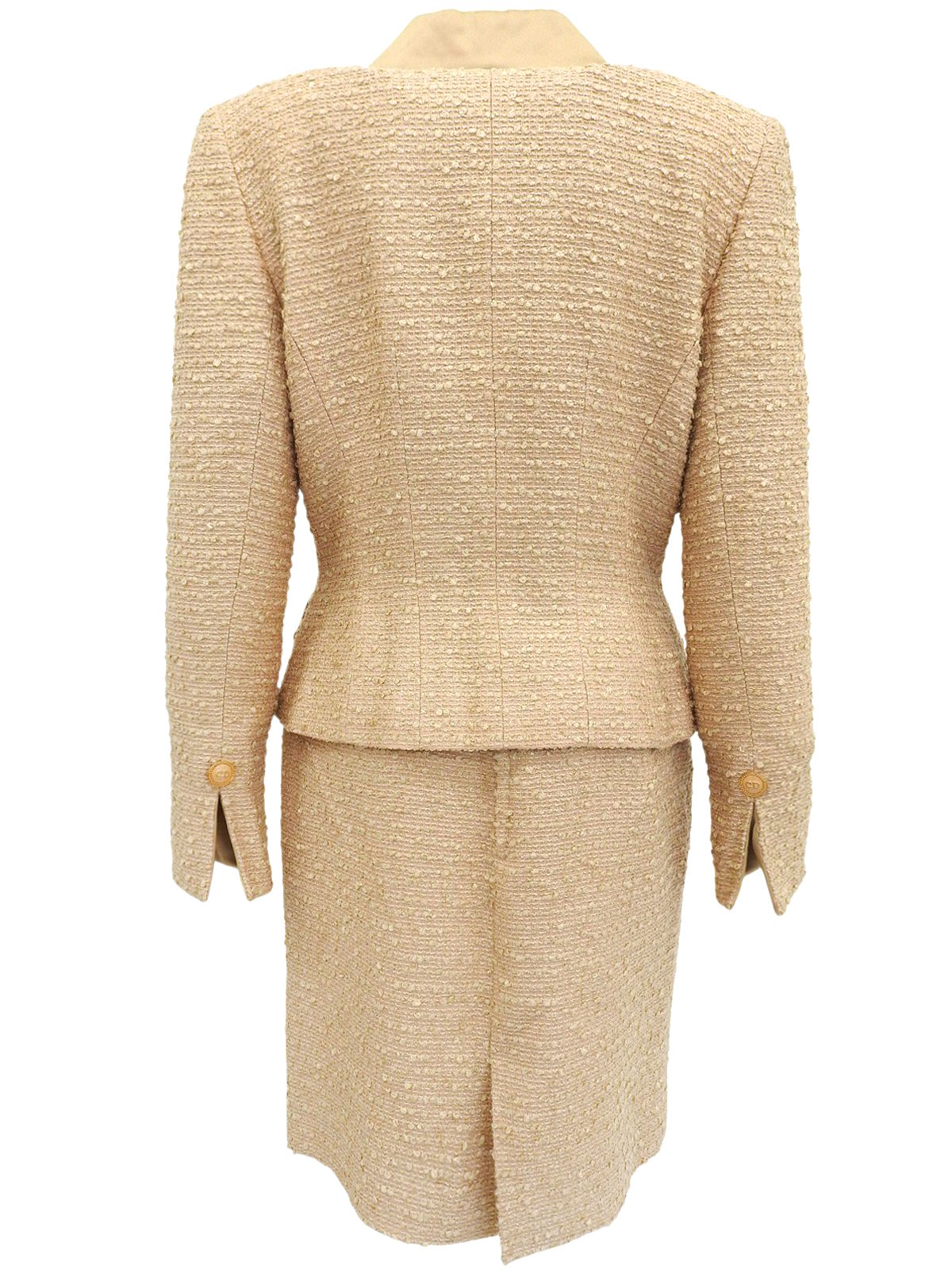 Tweed logo button set up in beige