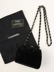 1997 velour clasp chain shoulder bag in black