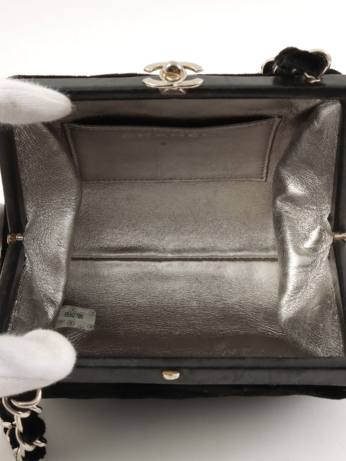 1997 velour clasp chain shoulder bag in black