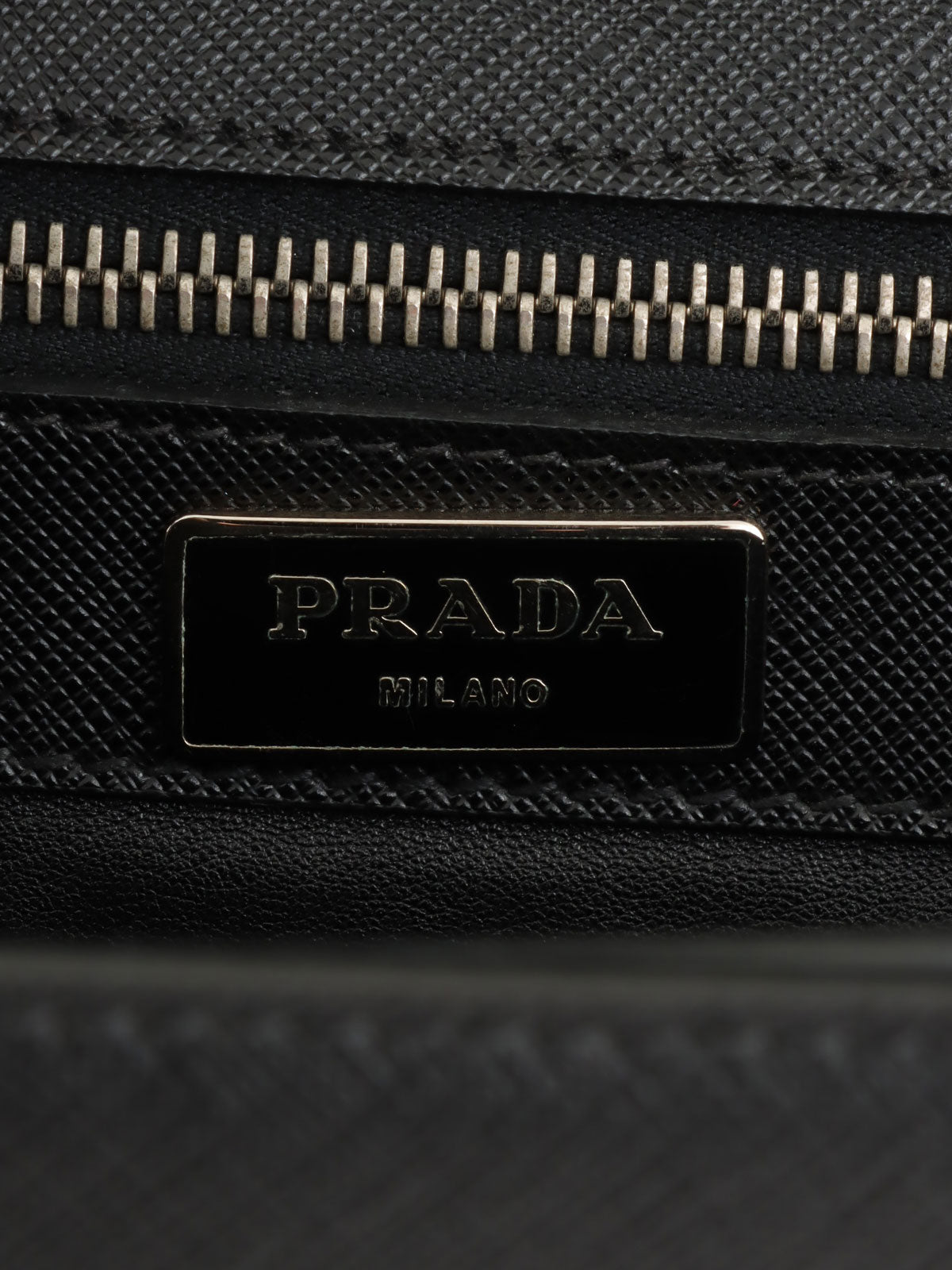 サフィアーノロゴプレートビジネスバッグ ブラック