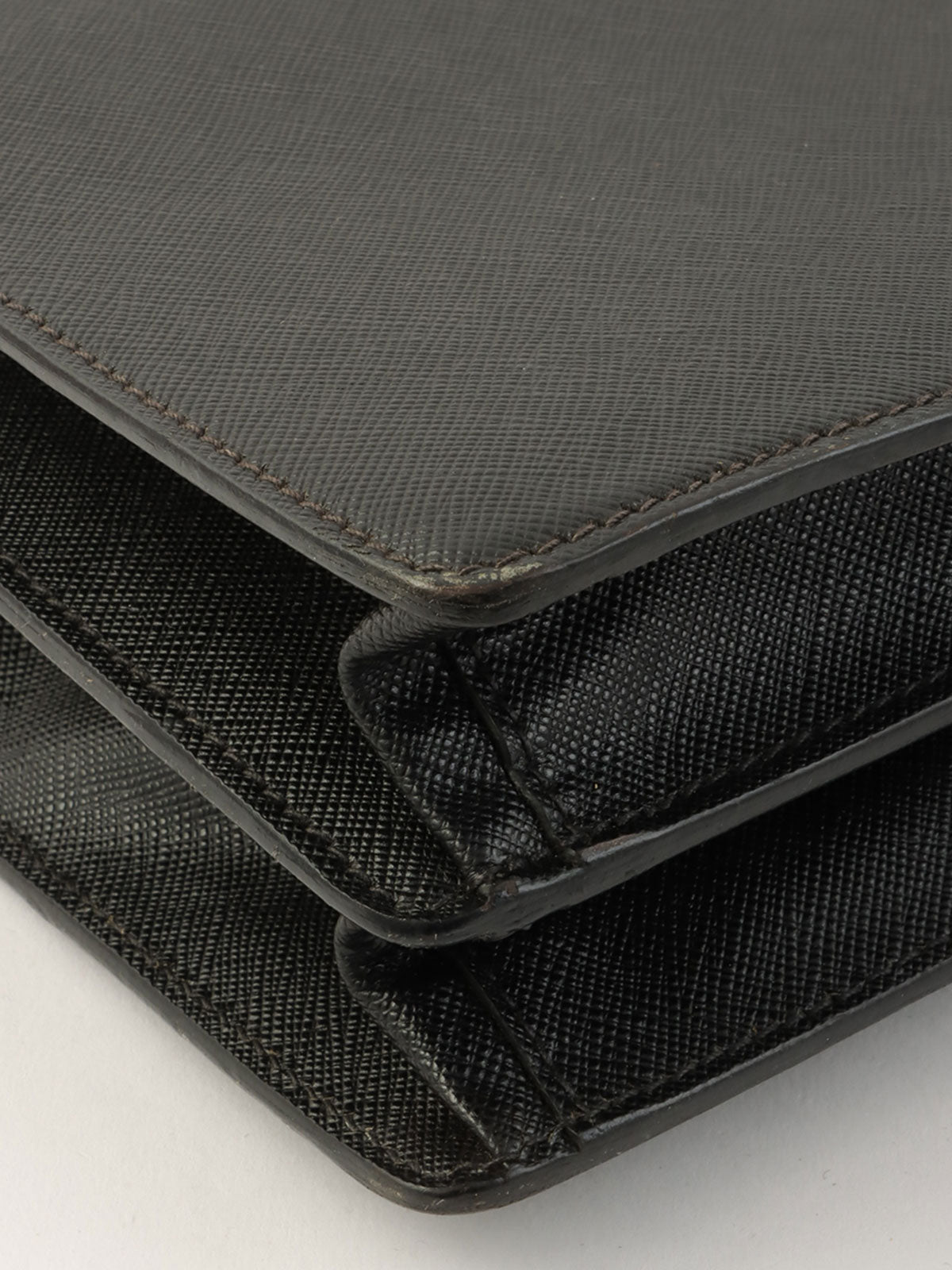 サフィアーノロゴプレートビジネスバッグ ブラック