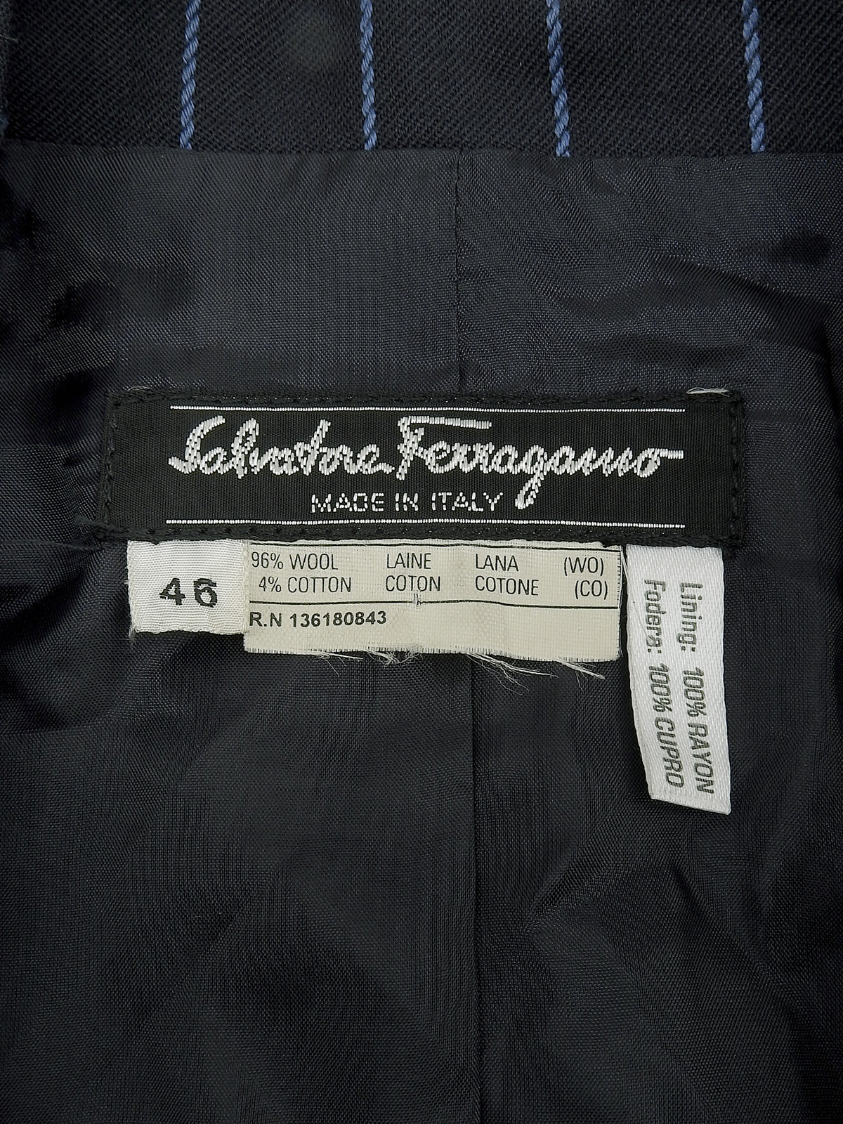 ストライプパターンガンチーニボタンセットアップ ネイビー