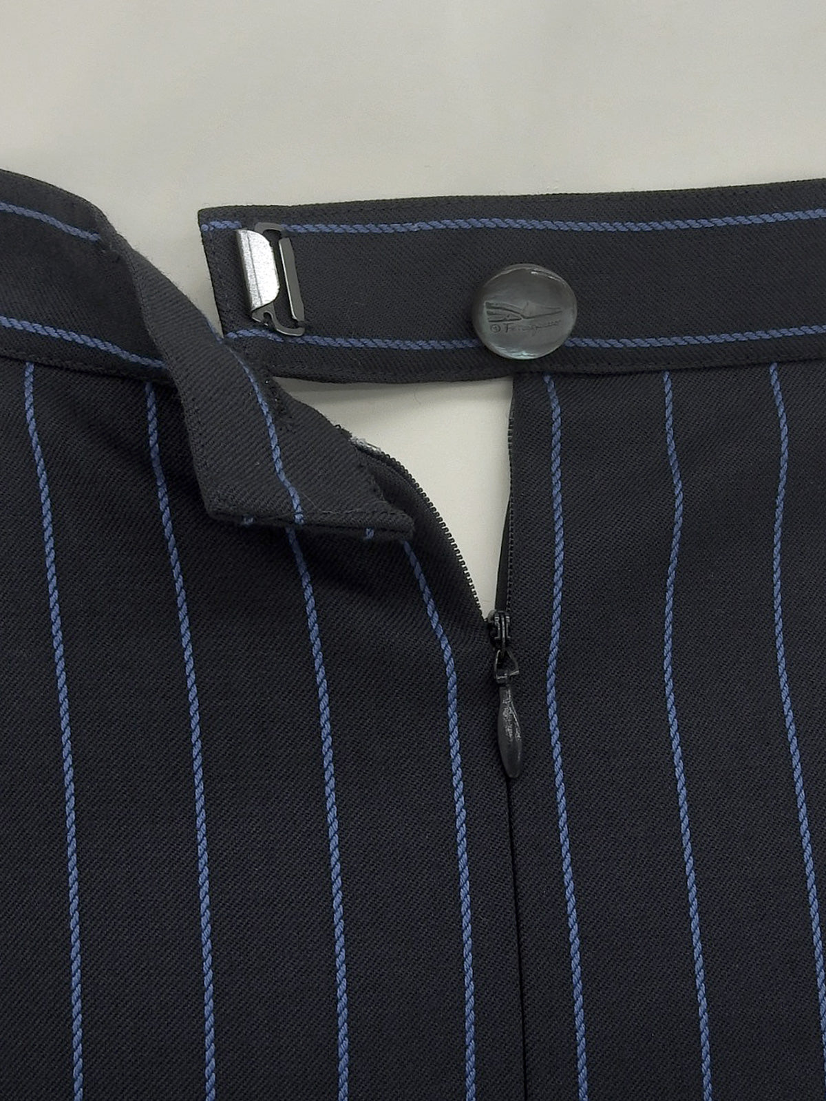 ストライプパターンガンチーニボタンセットアップ ネイビー