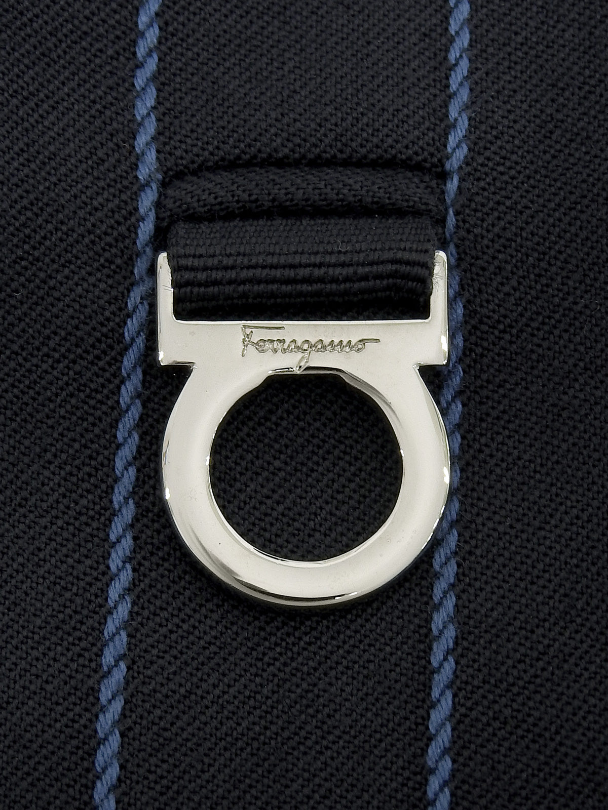 ストライプパターンガンチーニボタンセットアップ ネイビー