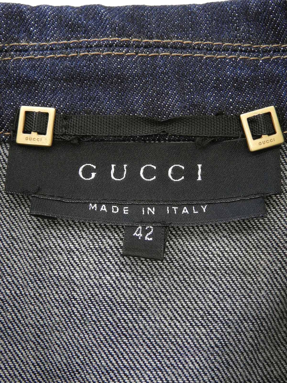 靛蓝色牛仔布logo纽扣夹克