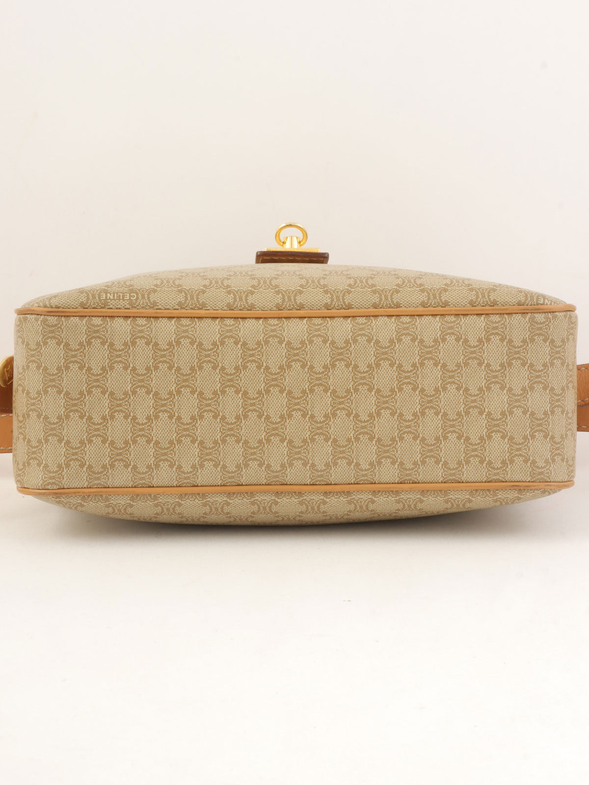 マカダムパターンロゴプレートショルダーバッグ ベージュ