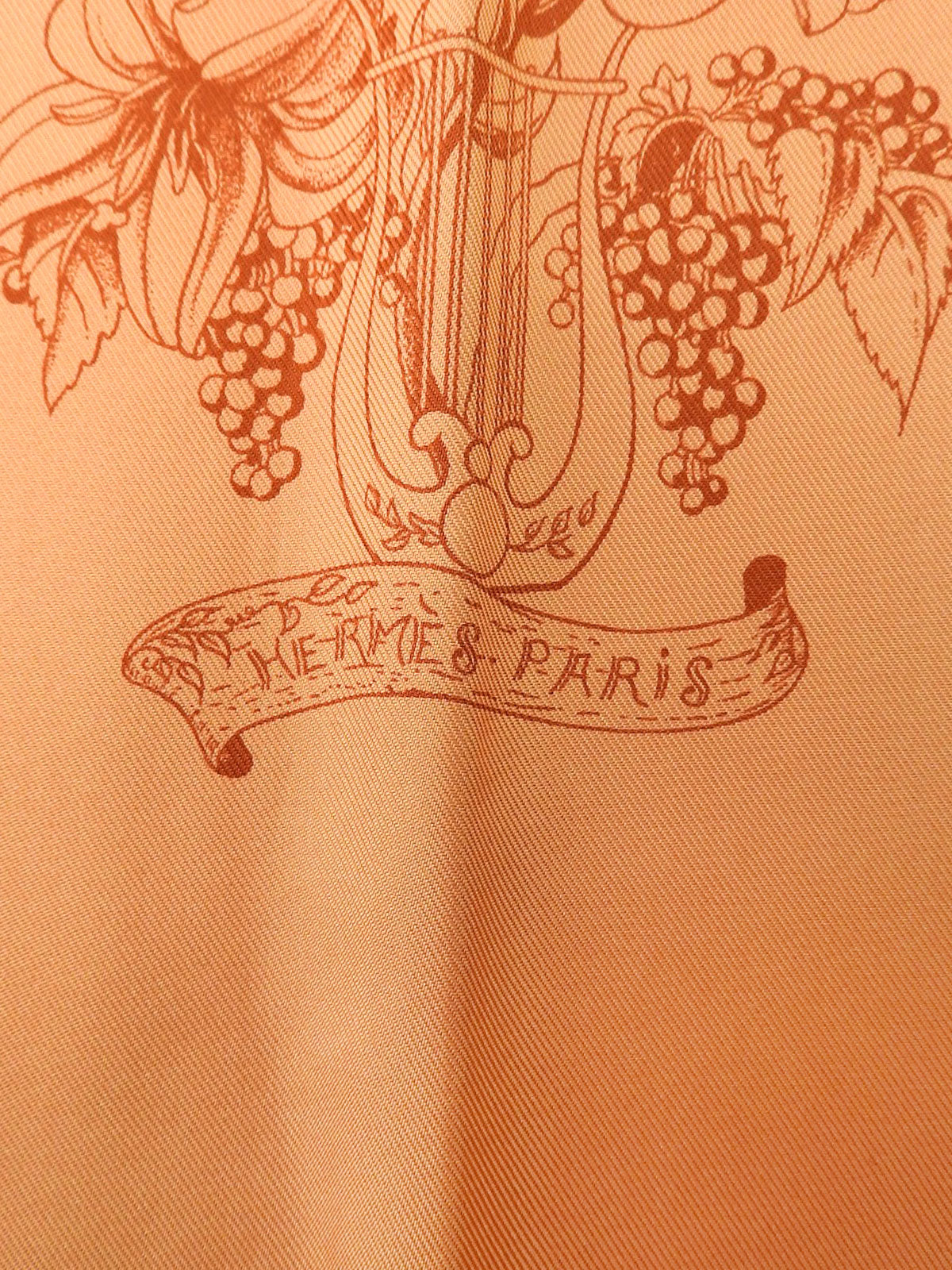 カレ90 Au Pays de Cocagneパターンスカーフ オレンジ